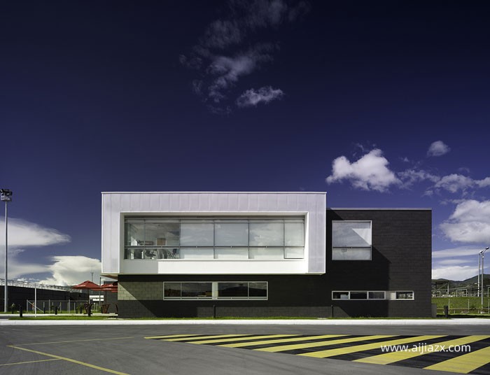 啤酒工廠廠房裝修設(shè)計效果圖