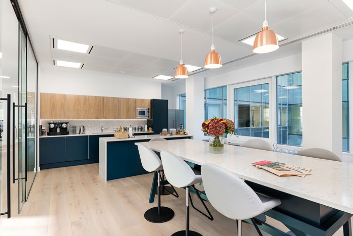 730平米投資公司辦公室設(shè)計效果圖