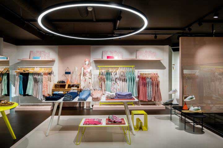 240平米品牌服裝店裝修設(shè)計效果圖