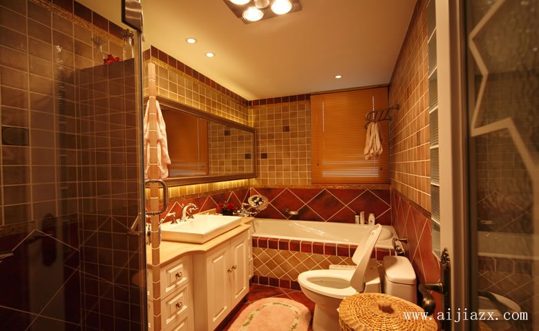 暖色舒適的地中海風格大戶型衛(wèi)生間裝修效果圖