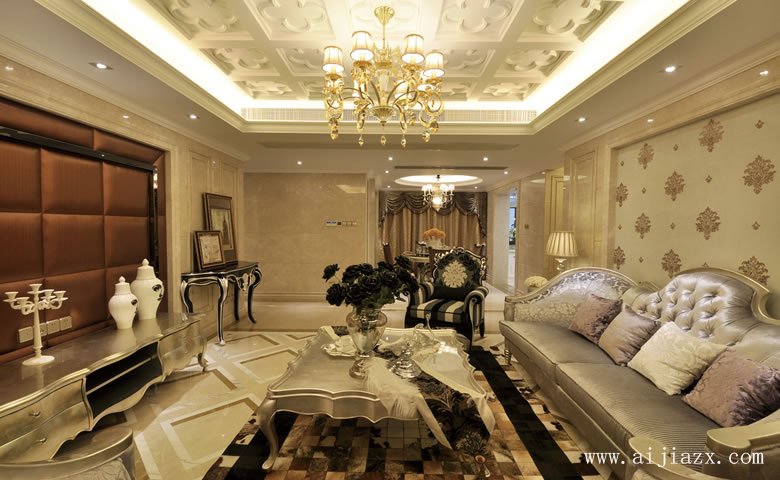 雍容奢華的新古典風(fēng)格客廳裝修效果圖