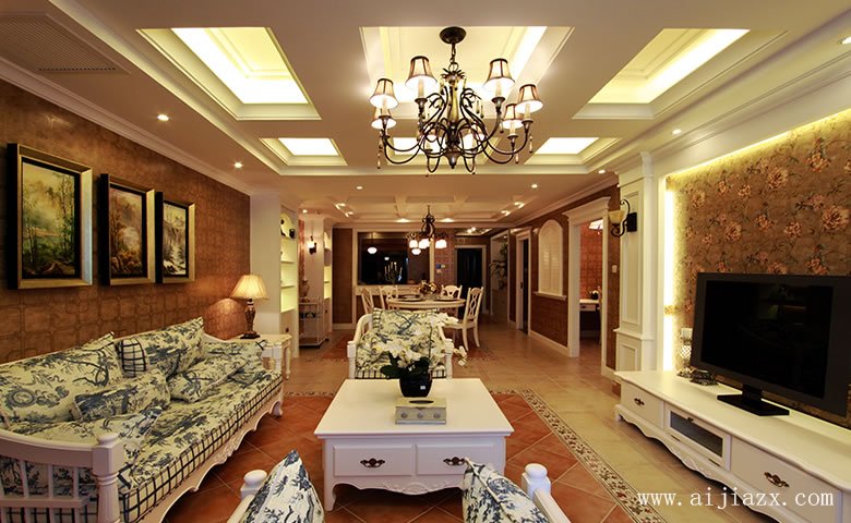 富麗奢華的簡(jiǎn)約歐式風(fēng)格客廳裝修效果圖