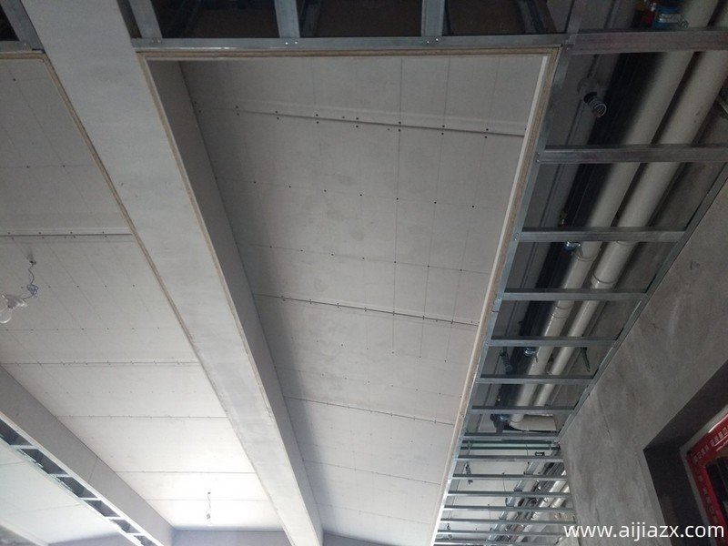 新房驗(yàn)收檢查出來(lái)問(wèn)題一定要記錄備案，方便日后進(jìn)維修。